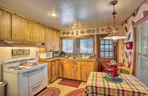 Coffee Creek Casa | Vintage Pines Cabin