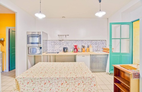 Gornies Casa | Retiro vintage junto al Vis