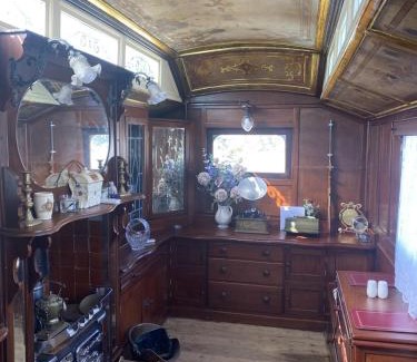 Turnchapel Casa | Vintage Showman's Wagon For Two Close to Beach