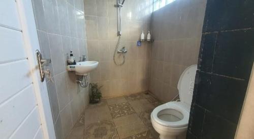 Raiganj Hotel | Vintage Sky Line Inn