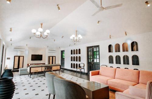 Siolim Villa | Viraam Estate by RÊVE - Infinity heated pool with caretaker and cook