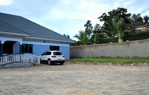 Mbarara Cama Y Desayuno | ViRRA Suites