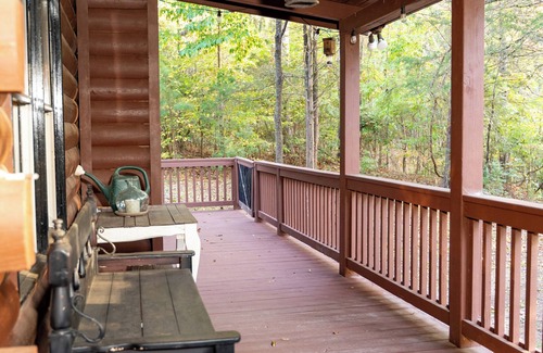 Pine Mountain Cabina | Visit Star Haven and come see Callaway's Pumpkins and Fantasy in Lights!