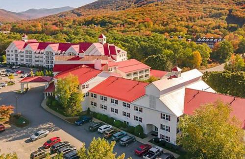 Lincoln Casa | Visit the beautiful Northeast scenery in this Studio Apt with resort amenities