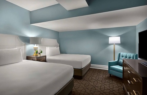 Central West End Hotel | Visit the Cahokia Mounds State Historic Site! 2 Pet-friendly Rooms w/ Parking!