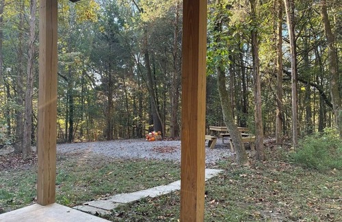 Pope County Cabina | Visit this rustic cabin snuggled deep in the heart of the Shawnee Forest