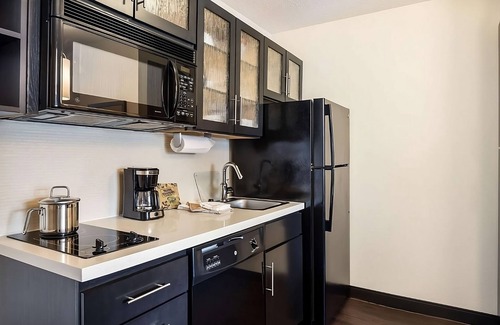Bryant Pattengill West Complejo | Visit University of Michigan Museum of Natural History! Pets Allowed, Kitchen!