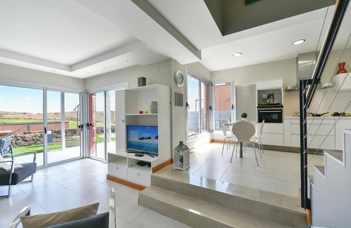 Playa del Inglés Villa | Vista Golf 5 Salobre by VillaGranCanaria