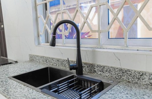 Teshie Apartamento | VIST Two-Bedroom Apartment with Pool View unit 2