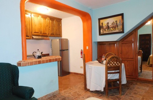 Colonia San Rafael Hotel | Vista Del Sol Apartments