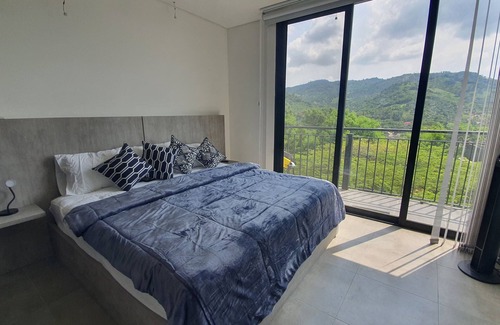 La Mesa Otro | Vista Hermosa Glamping & Cabañas