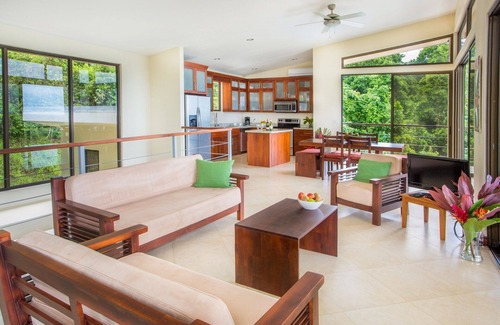 Parrita Casa | CRT- Casa Vista Pacifica - Casa en la selva tropical con increíbles vistas y Wi-Fi