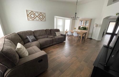 Sierra Vista Casa | Vista Retreat - Country Club Estates