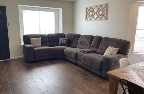 Sierra Vista Casa | Vista Retreat - Country Club Estates