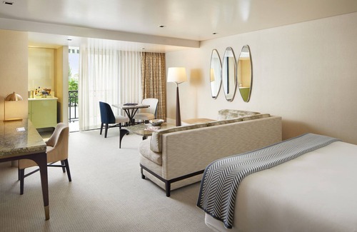 Norma Triangle Hotel | Vista Suite at The London West w/ Private Balconies Near Beverly Hills Shopping