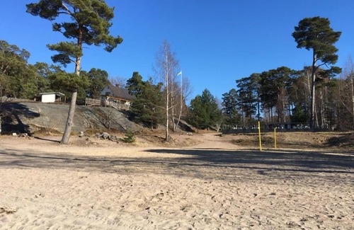 Varmdo Cabina | Vita Grindarna / Djurö havsbad