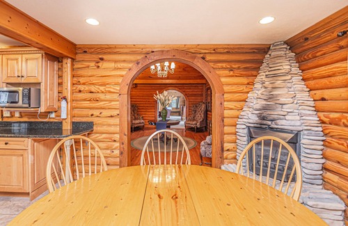 McHenry Cabina | Viva Lodge