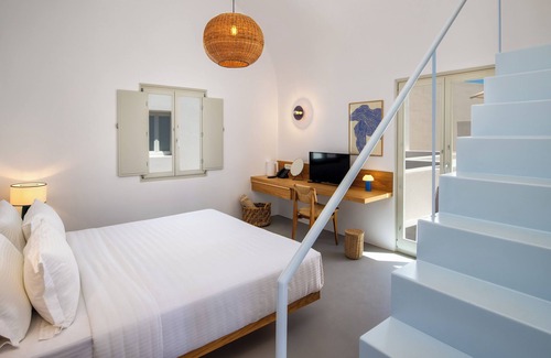 Kamari Hotel | Viva Nove Suites