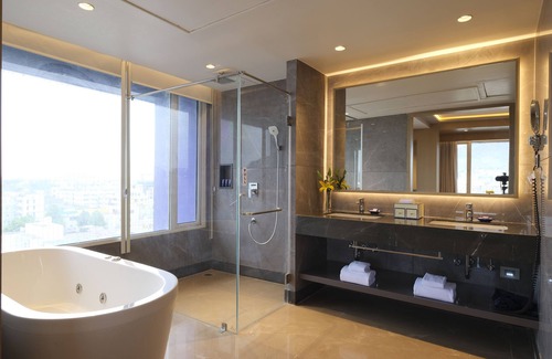 Vijayawada Hotel | Vivanta Vijayawada, MG Road