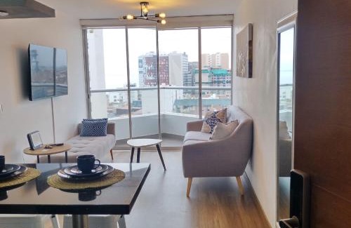 San Miguel Apartamento | Vive, trabaja y descansa, moderno departamento con balcón 2BR en San Miguel, Lima