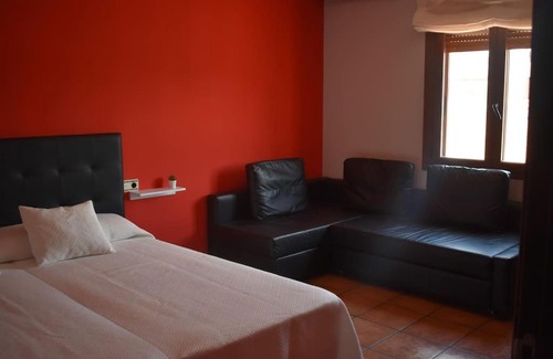 Villanueva de los Infantes Casa | Vivienda con piscina, gimnasio y cocina campera