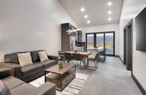 Moab South Valley Condominio | Vizcaya #4 - Moab's Newest Luxury Rental (Hot Tub)