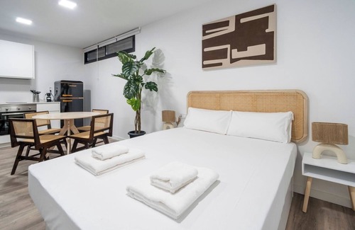 El Pla del Real Apartamento | VLC HOST - Tamarit Olmos E