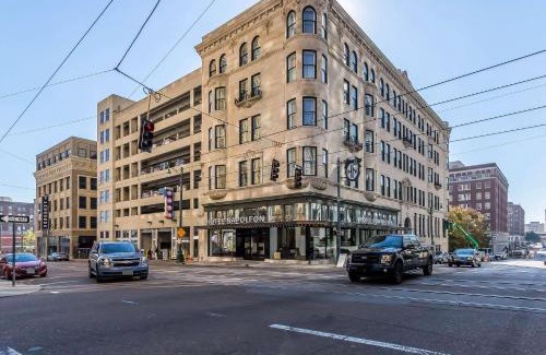 Downtown Memphis Hotel | voco Hotel Napoleon Memphis by IHG