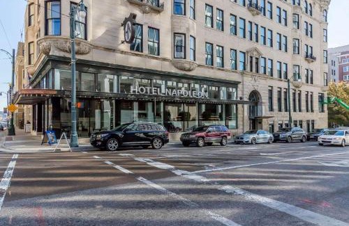 Downtown Memphis Hotel | voco Hotel Napoleon Memphis by IHG