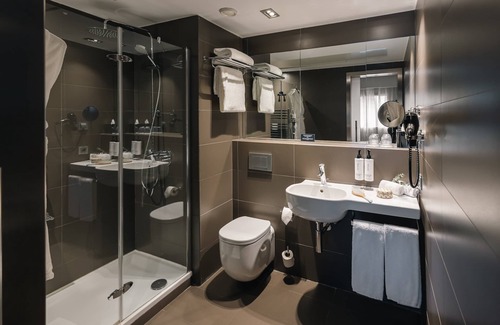Estrella Hotel | voco Madrid Retiro by IHG