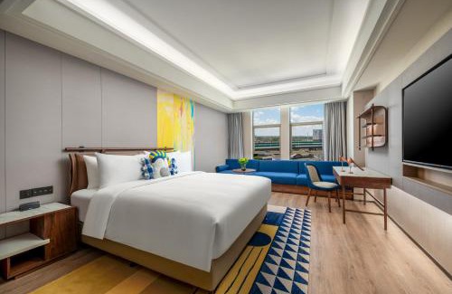 Pudong Hotel | voco Shanghai Zhangjiang by IHG - Free shuttle to Disneyland