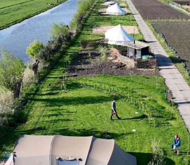 Hazerswoude-Dorp Otro | Voedselbos Camping Koperwiek