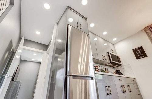 Highland Garden Apartamento | Volare: Renovated Professional Design & Near Beach