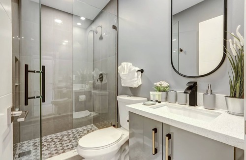 Highland Garden Apartamento | Volare: Renovated Professional Design & Near Beach