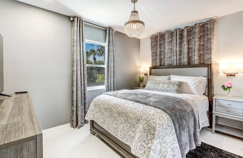 Highland Garden Apartamento | Volare: Renovated Professional Design & Near Beach