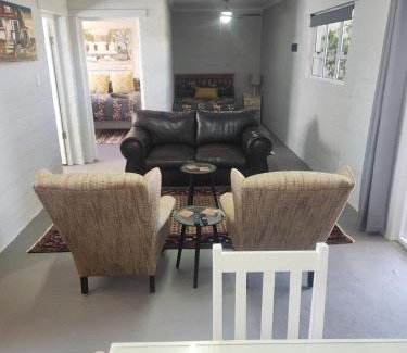 Oudtshoorn Apartamento | Volgenoeg Self Catering Family Unit