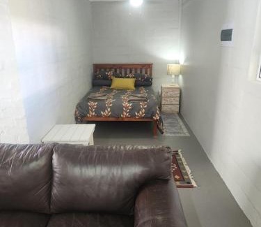 Oudtshoorn Apartamento | Volgenoeg Self Catering Family Unit