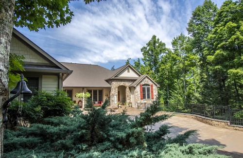 Sevierville Casa | Casa de montaña privada, piscina privada, sala de juegos, sala de teatro, ubicada en 3 acres