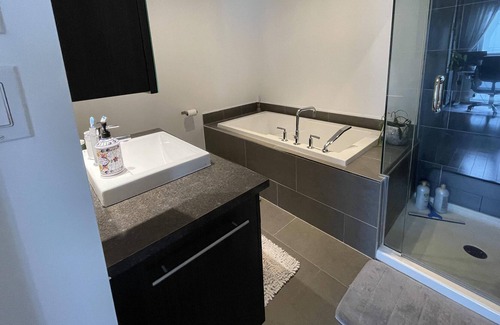 Rosemont-La Petite-Patrie Apartamento | Vrbo Property