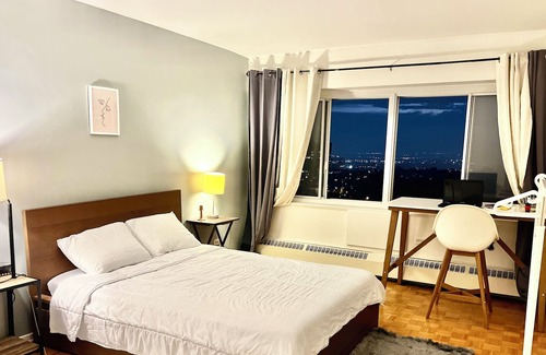 Cote-Des-Neiges—Notre-Dame-De-Grace Apartamento | Vrbo Property