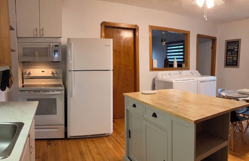 Sherbrooke Apartamento | Vrbo Property