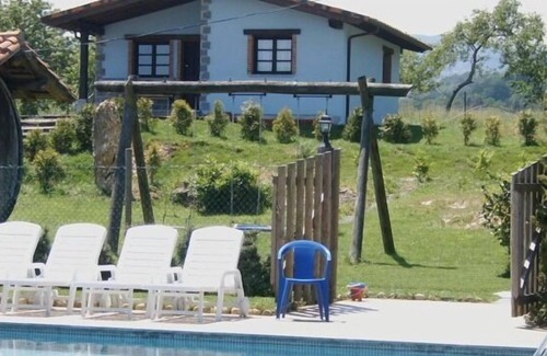 La Cueva Cabaña | Casa rural (alquiler íntegro) El Regueru para 15 personas