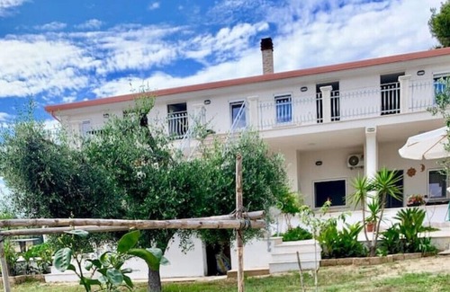 Cagnano Varano Condominio | Vrbo Property