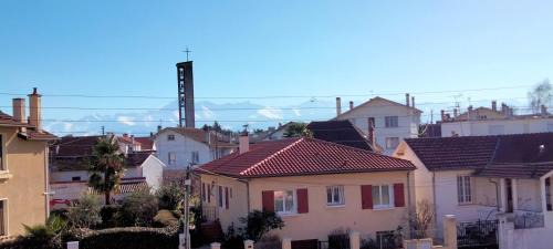 Tarbes Apartamento | Vue Pyrénéenne Élégante avec 2 chambres