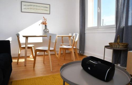 Tarbes Apartamento | Vue Pyrénéenne Élégante avec 2 chambres