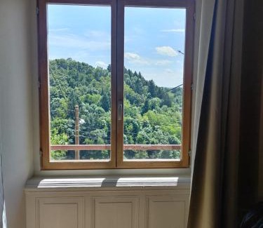 Thiers Apartamento | Vue Volcans Studio de Charme Thiers Centre