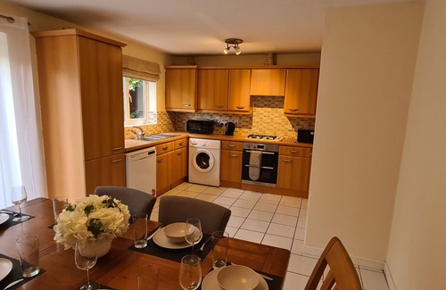 Newark upon Trent Casa | Vyna Place-Close to City Hospital