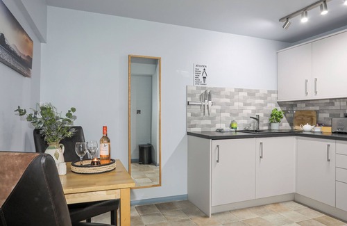 Llanycil Cabaña | VYRNWY LAKESIDE - BALA LAKE, romantic in Bala