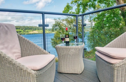 Llanycil Cabaña | VYRNWY LAKESIDE - BALA LAKE, romantic in Bala