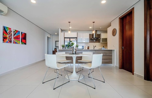 Costa del Este Apartamento | w* | Divine 2BR w/Balcony in Costa del Este